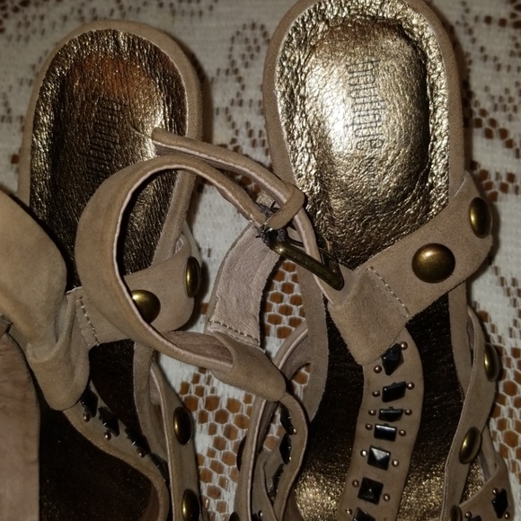 Gorgeous Boutique Nordstrom heeled sandals - Picture 7 of 8